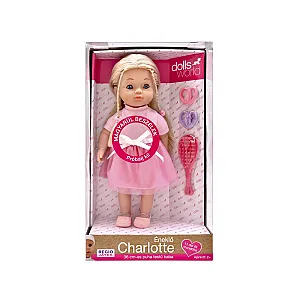 Charlotte vorbitoare în limba maghiară, în rochie roz