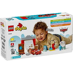 LEGO® DUPLO 10456 – Villám McQueen látogatása Doc műhelyében