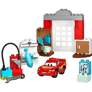LEGO® DUPLO 10456 – Villám McQueen látogatása Doc műhelyében
