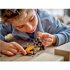 LEGO® City 60442 – Pilot F1® cu mașină de curse McLaren