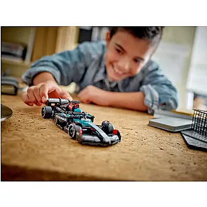 LEGO® Speed Champions 77244 – Mașina de curse Mercedes-AMG F1® W15