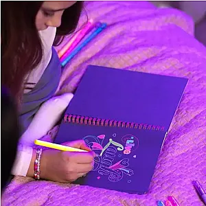 TOPModel Neon Doodle carte de colorat cu pixuri gel 1-13217