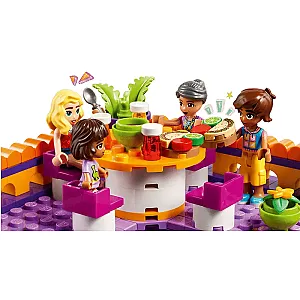 LEGO® Friends 41747 - Bucătăria comunitară din Heartlake City 