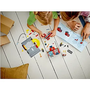 LEGO® CITY 60375 - Stație de pompieri și autospecială