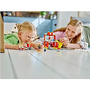 LEGO® CITY 60375 - Stație de pompieri și autospecială