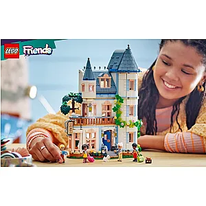 LEGO Friends 42638 – Hotelul Castel Bed and Breakfast