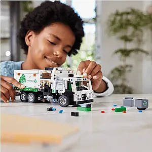 LEGO® Technic 42167 - Camion de Gunoi Electric Mack® LR