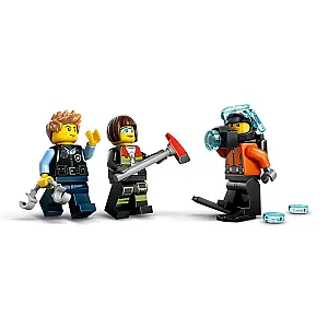 LEGO® City 60462 – Elicopter, camion de pompieri și submarin într-un singur set
