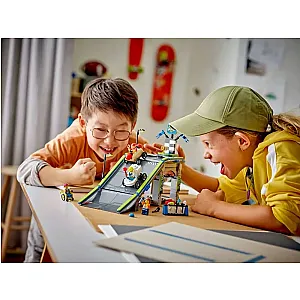 LEGO® City 60460 – Curse fără limite: Rampă de curse
