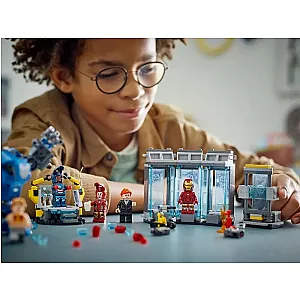 LEGO® Marvel 76315 – Laboratorul lui Iron Man: Sala armurilor