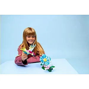LEGO® Creator 31384 - Vadállatok: Színpompás kolibri