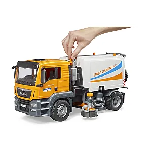Bruder 03780 MAN TGS camion de curățenie stradală 